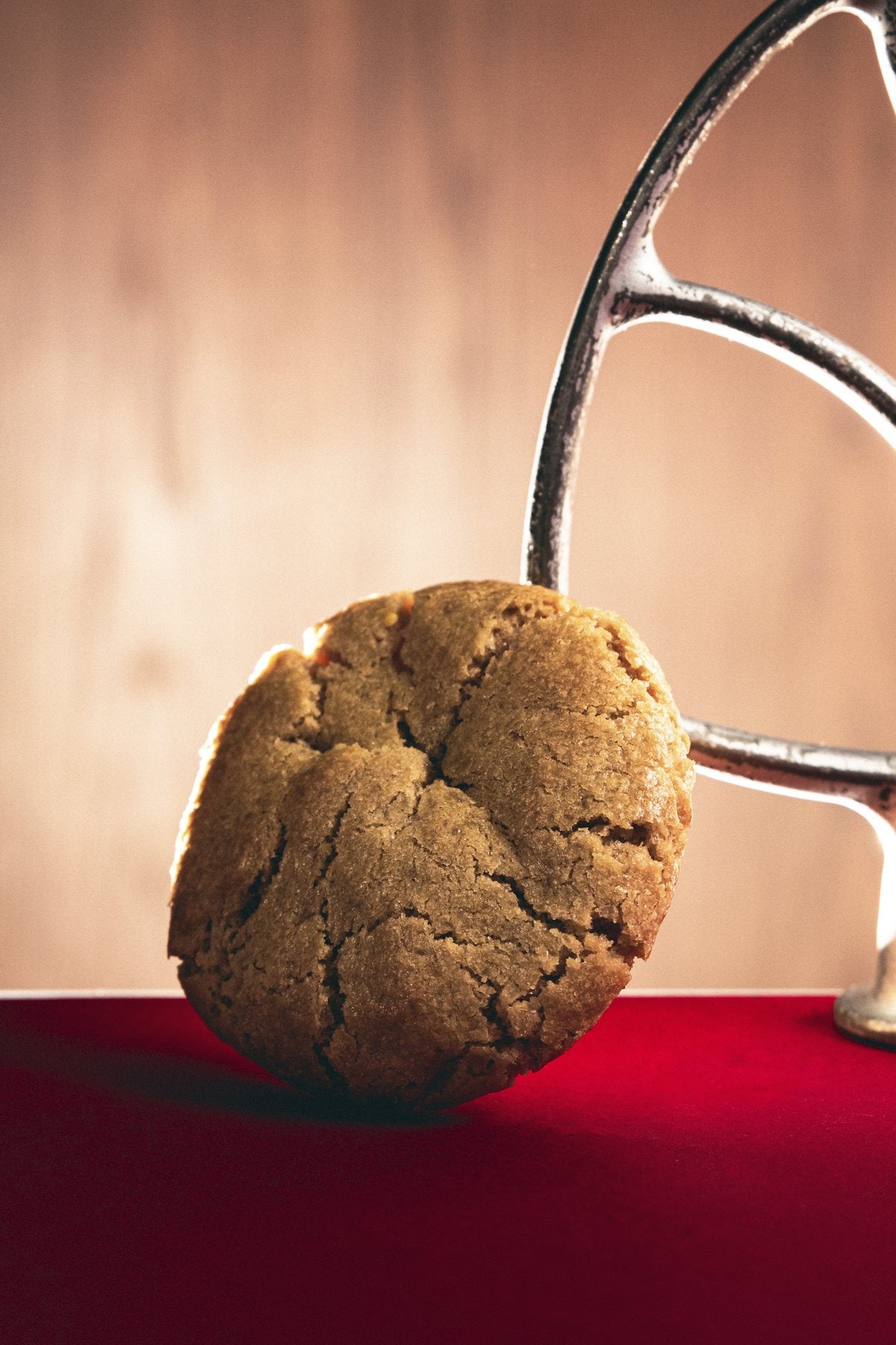 Cookie de cacahuete y chocolate con leche con crema de cacahuete fundente de El Perro y la Galleta Bakery