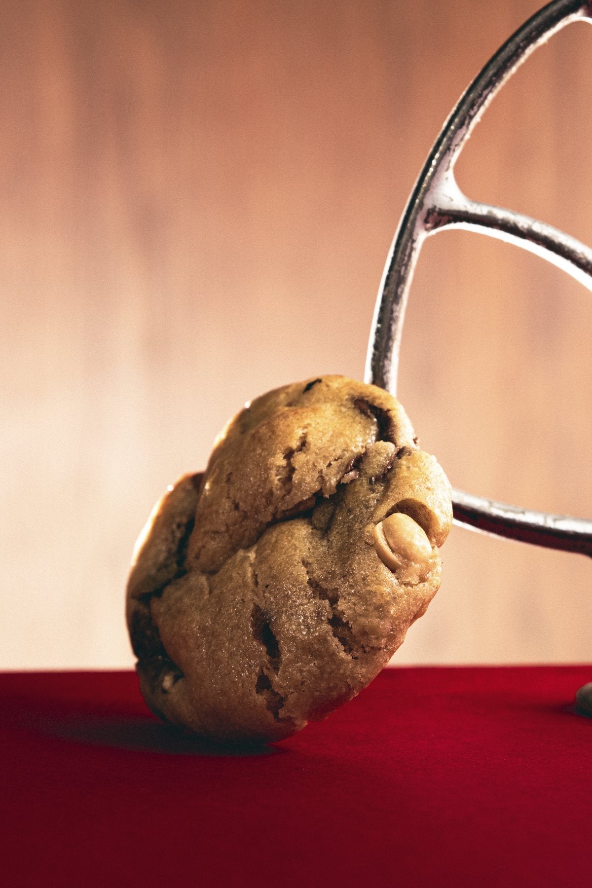 Cookie de pistacho y chocolate blanco con relleno fundente de pistacho de El Perro y la Galleta Bakery