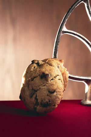 Cookie tradicional con chocolate rellena de Nutella de El Perro y la Galleta Bakery